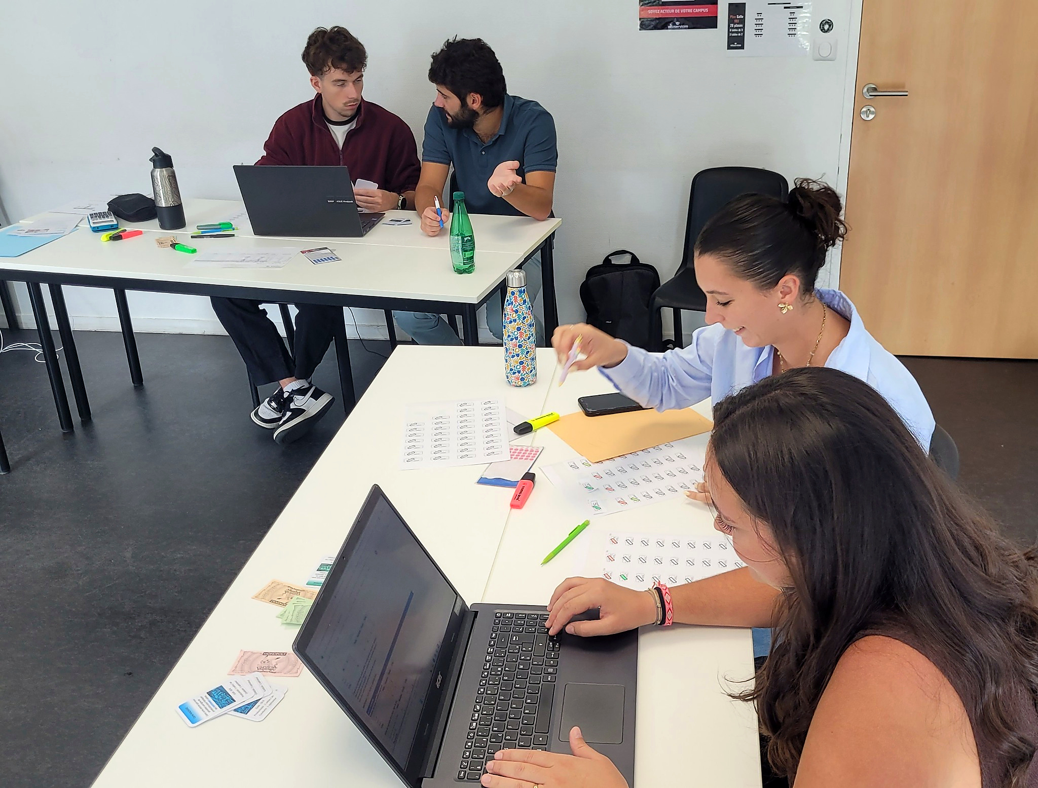 Participants en atelier lors d'une formation Onidea